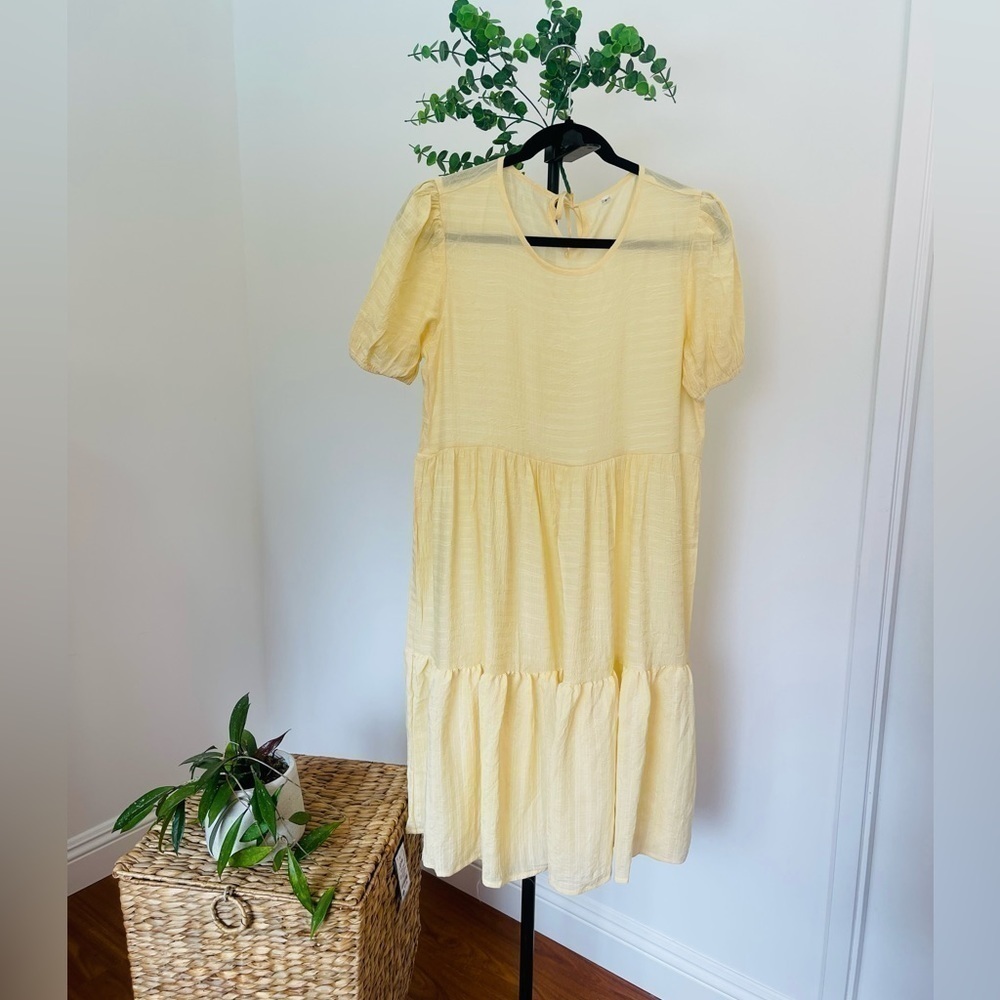 Super cute lightweight flowy yellow dress (spring and summer)